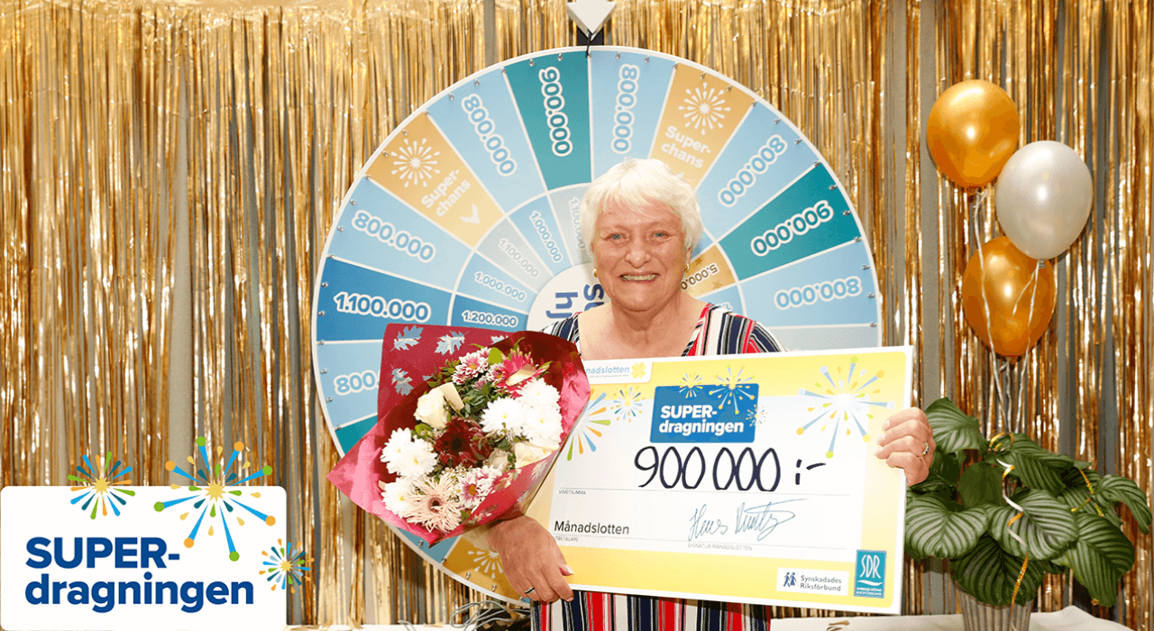 Evy var garanterad 800.000 kronor. Men snurrade hem 100.000 kronor till i Månadslottens SUPER-dragning! Foto: Malin Bondeson